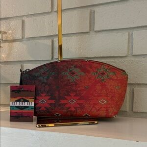 Women's Red Dirt Hat and Company Bag